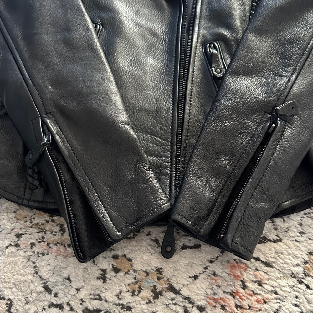 First Classics Beautiful Black Leather Womens motorcycle Jacket - Picture 5 of 8